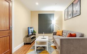 Cozy Flat In Walsall Town Centre