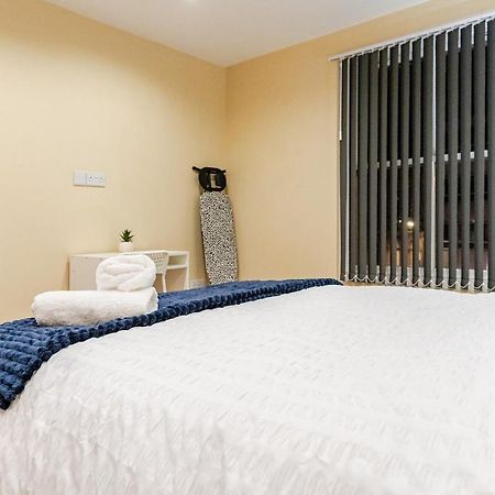 Cozy Flat In Walsall Town Centre Exterior photo