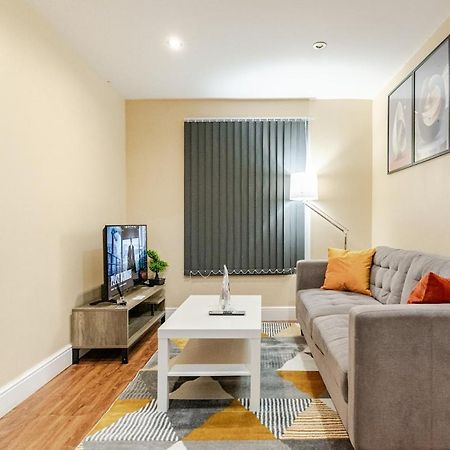 Cozy Flat In Walsall Town Centre Exterior photo