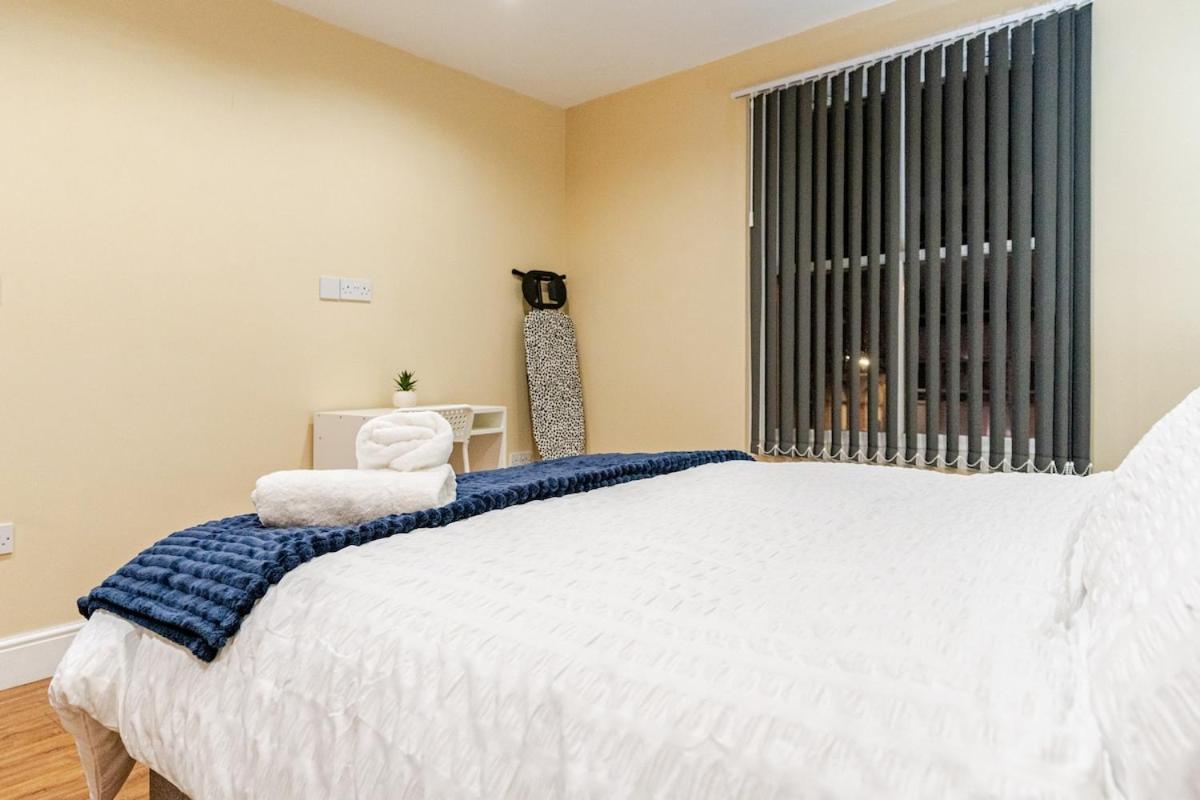 Cozy Flat In Walsall Town Centre Exterior photo