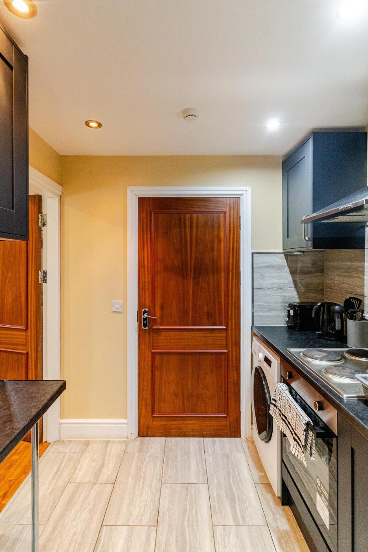 Cozy Flat In Walsall Town Centre Exterior photo